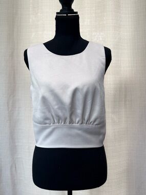 Sage The Label Open Back Bow Tie Crop Top NWT Size Large Ivory